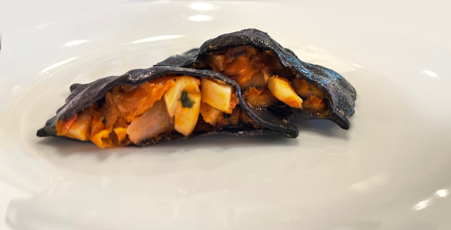イカスミ生地の魚介ラヴィオリ 250g